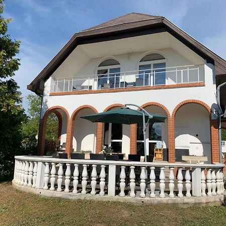 Landhaus Toereki Mit Pool Siofok Luaran gambar
