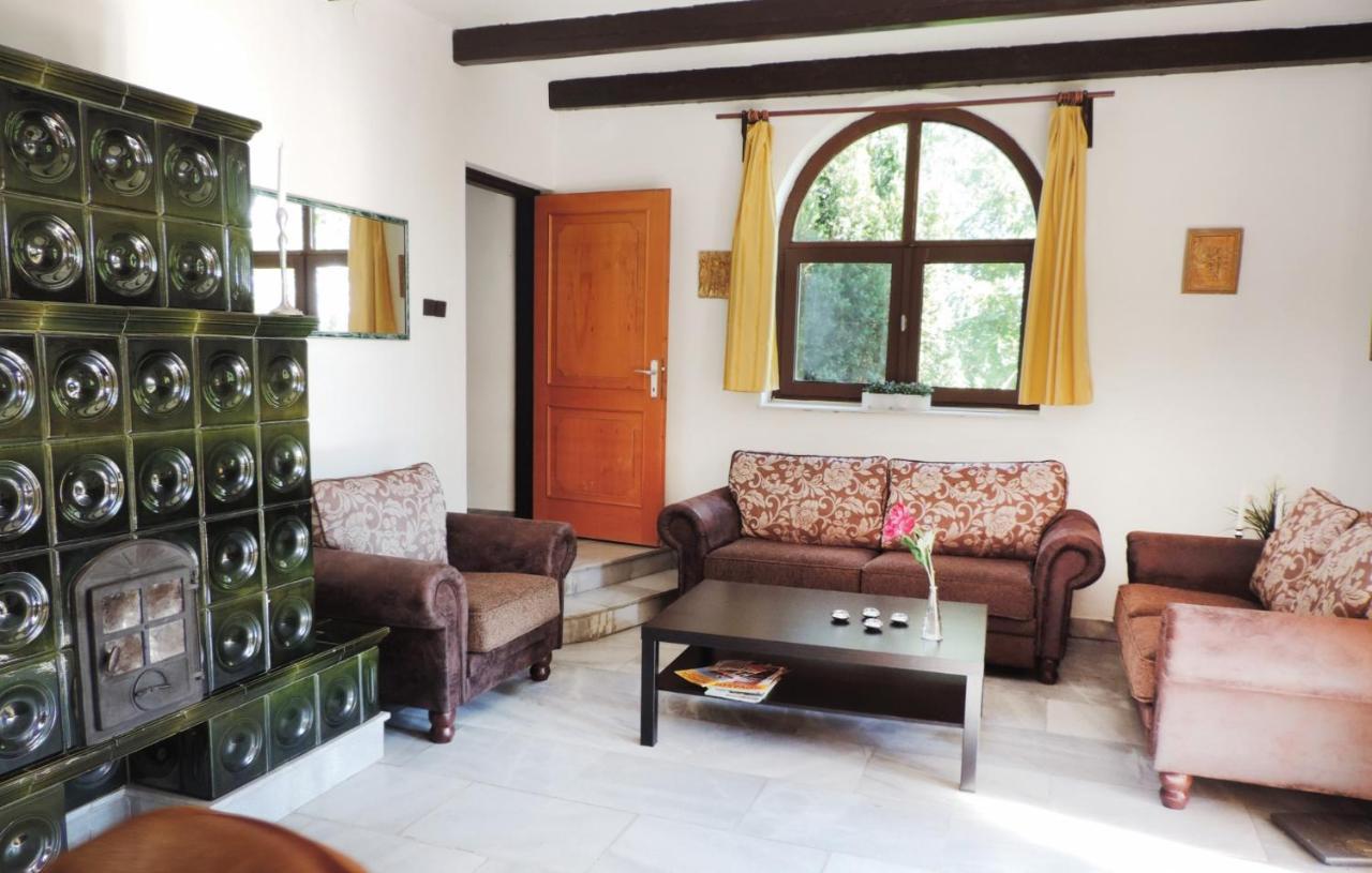 Landhaus Toereki Mit Pool Siofok Luaran gambar